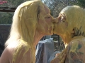 custard_kissing_girls_007